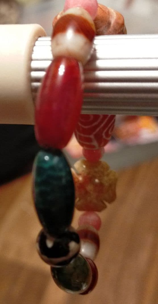 老玉髄赤龍眼・虎牙天珠・龍紋天珠・線天珠　ブレスレット