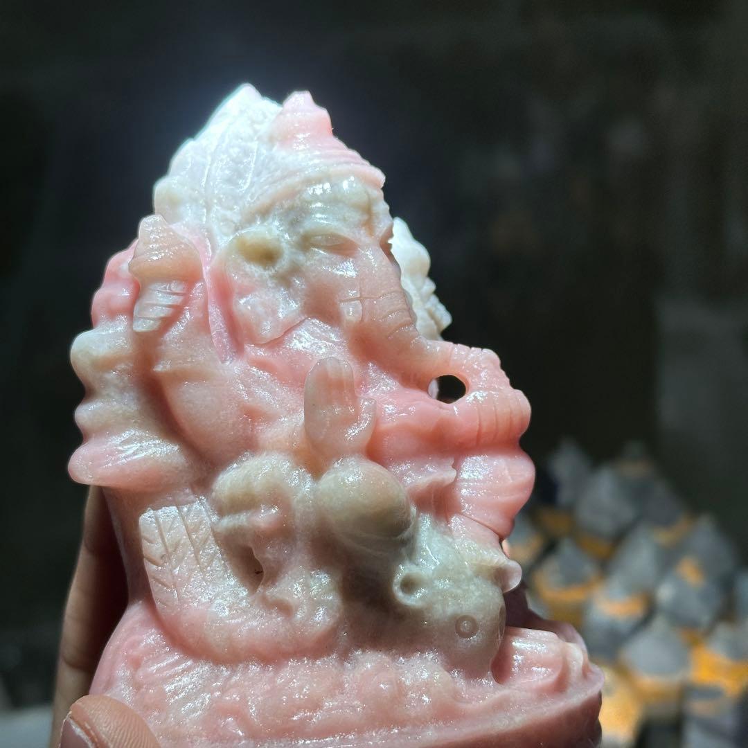 天然石ピンクオパールのガネーシャ　置物　彫り物G.266