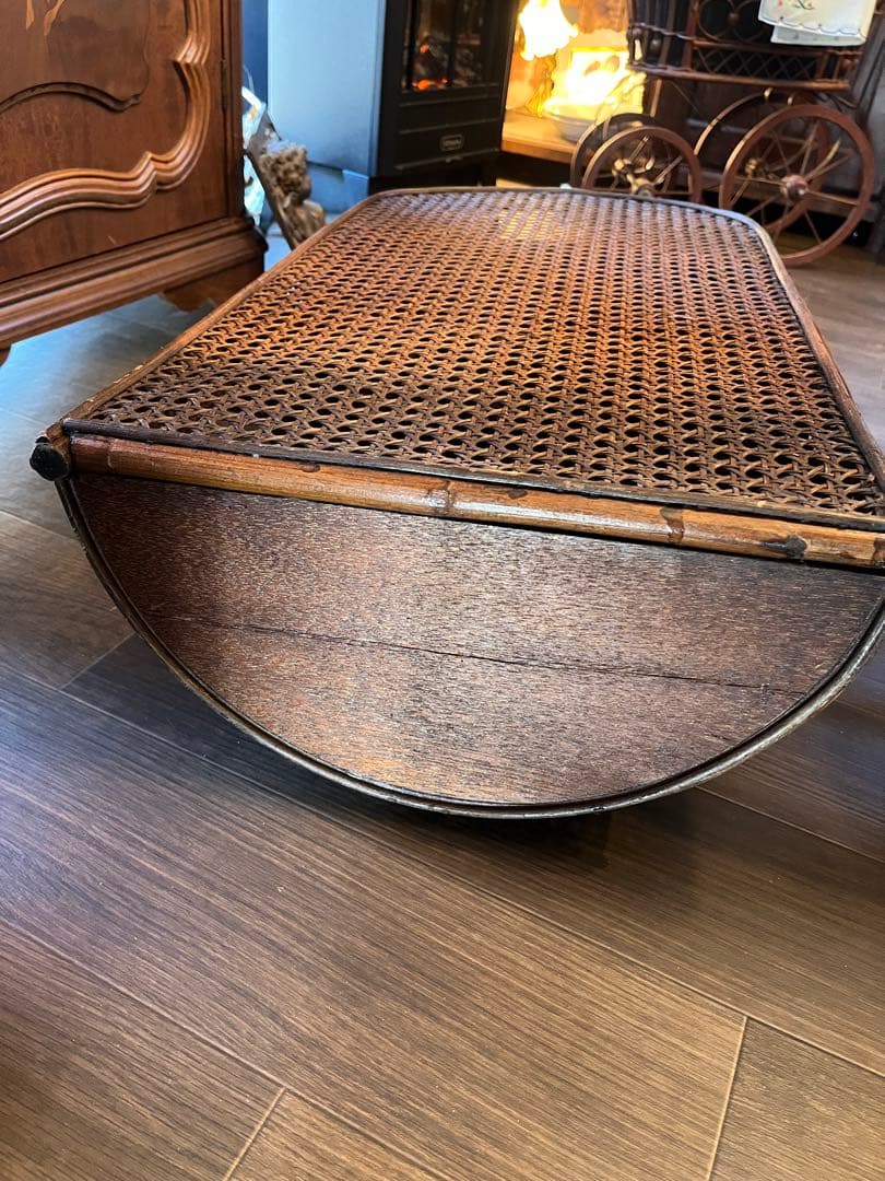 レトロな３段カゴ　壁掛け　60㌢✖️35㌢