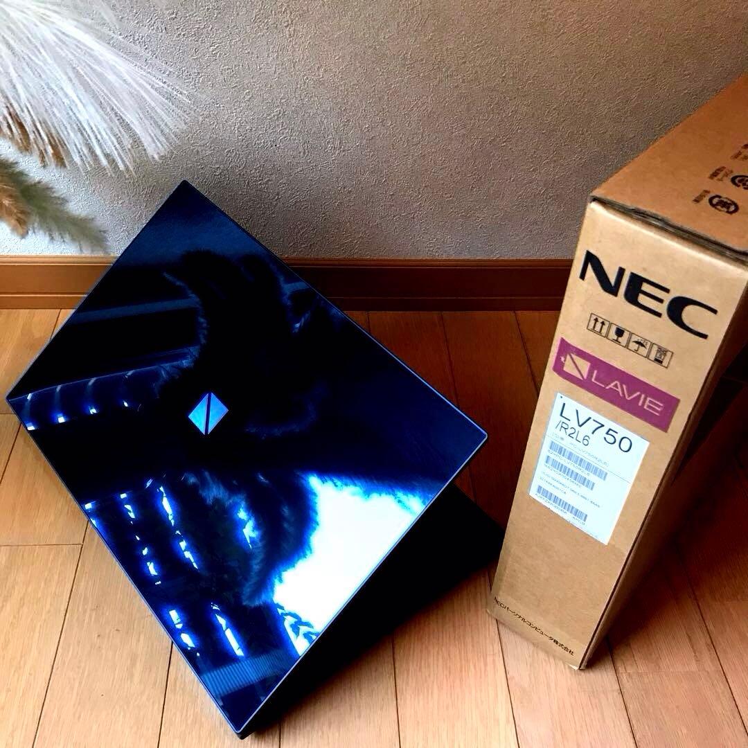 美品LaVieVEGA LV750/R【有機ELUltraHD4Kディスプレイ】