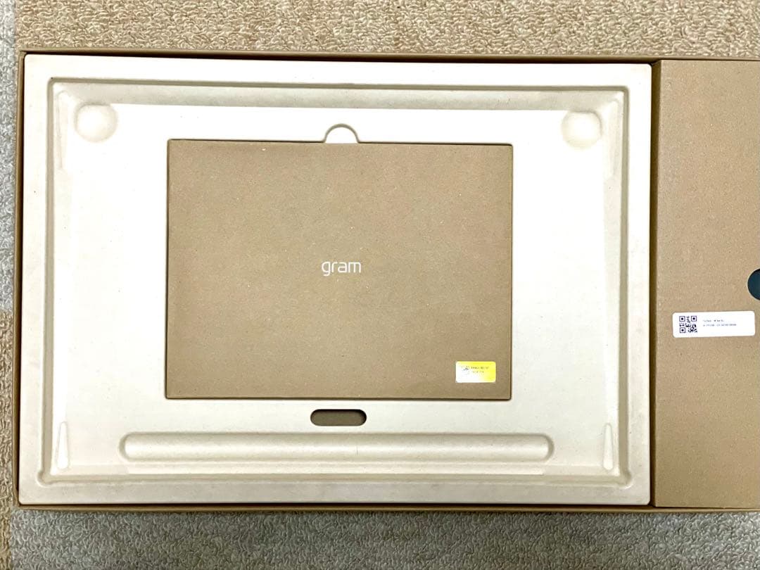 新品同様16インチ Windows11 ノートPC LG gram 16Z90S