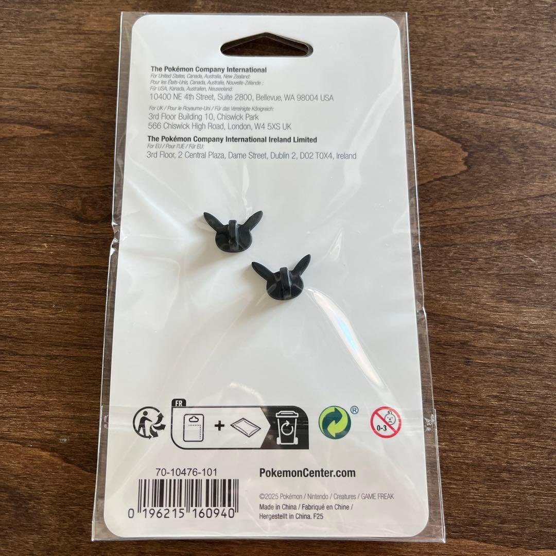 新品未開封　ポケモンセンター　ピンズ　海外　デリバリー　リザードン　ピカチュウ