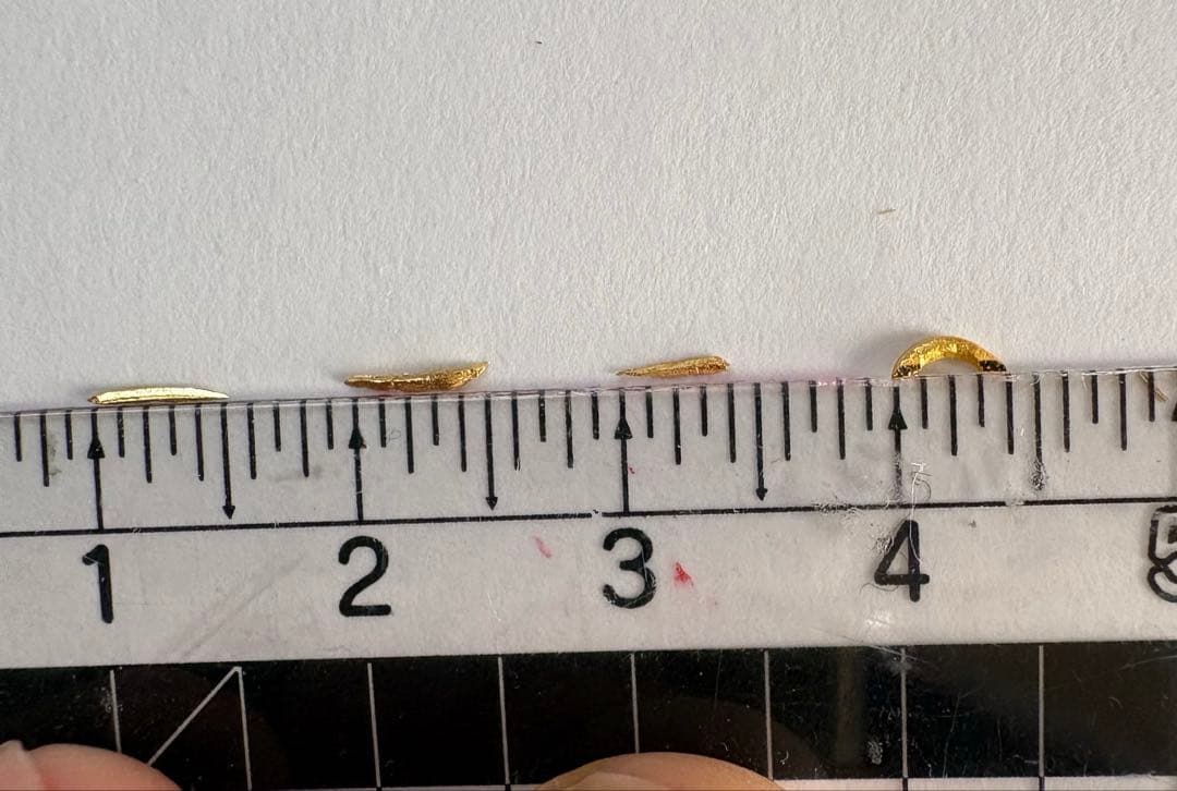 キャラクターストラップ1点と純金ピアスの欠片全部大きいサイズ4点の5点セット