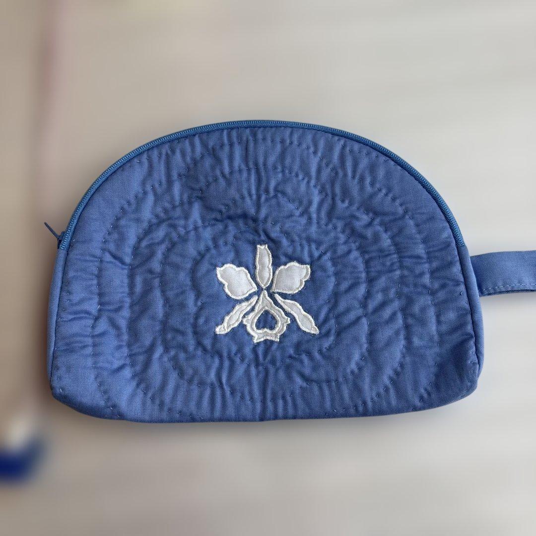 【新品】Halekulani 刺繍入り青ポーチ ショップ袋付き Hawaii