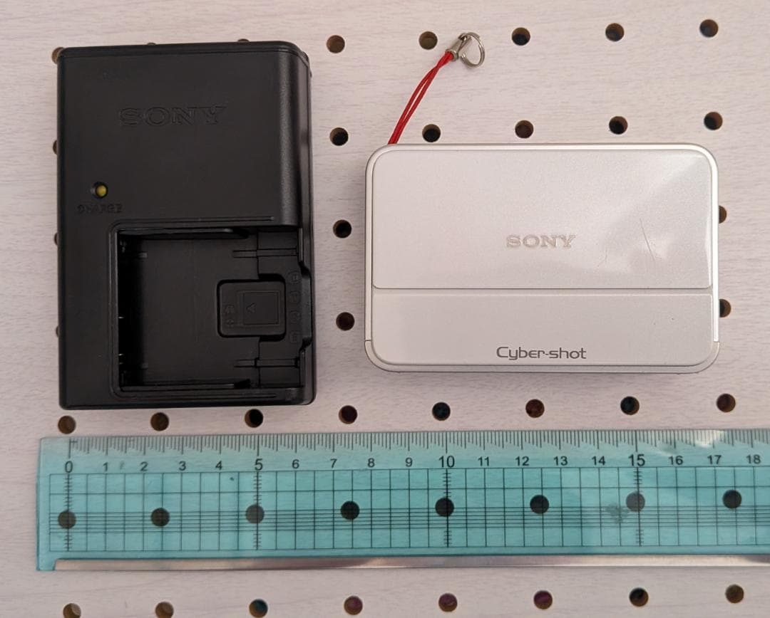 SONY デジタルカメラ Cyber-Shot　DSC-T2