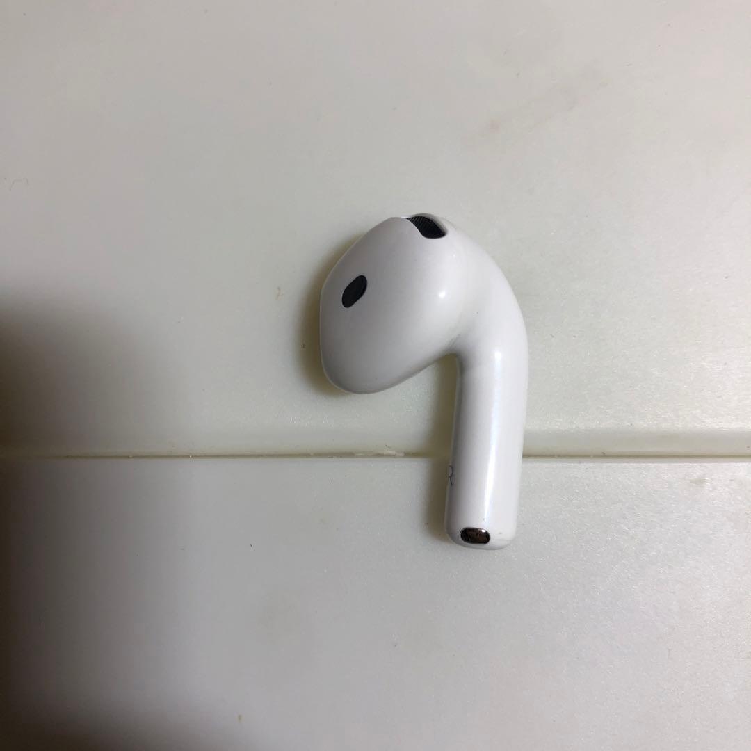 Apple AirPods 第4世代　A3050 3053 右耳　右側　右