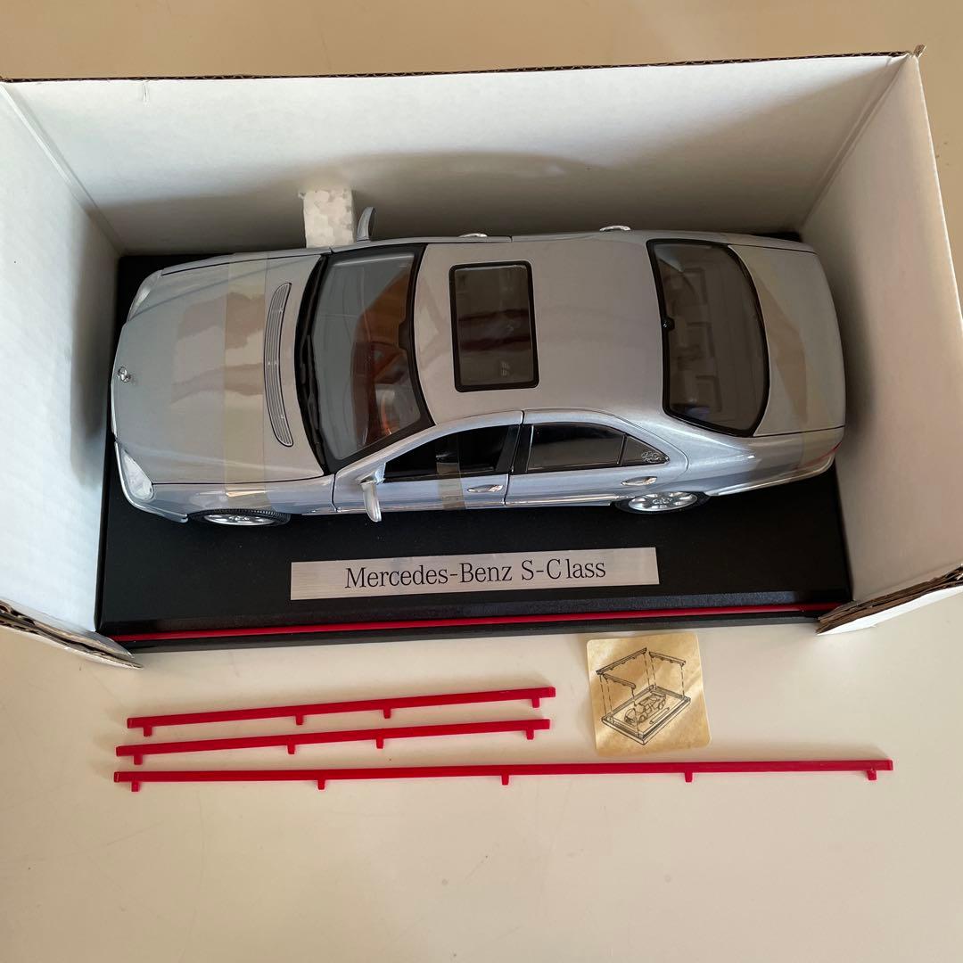 [新古品] メルセデス・ベンツ Sクラス ミニカー 1/18