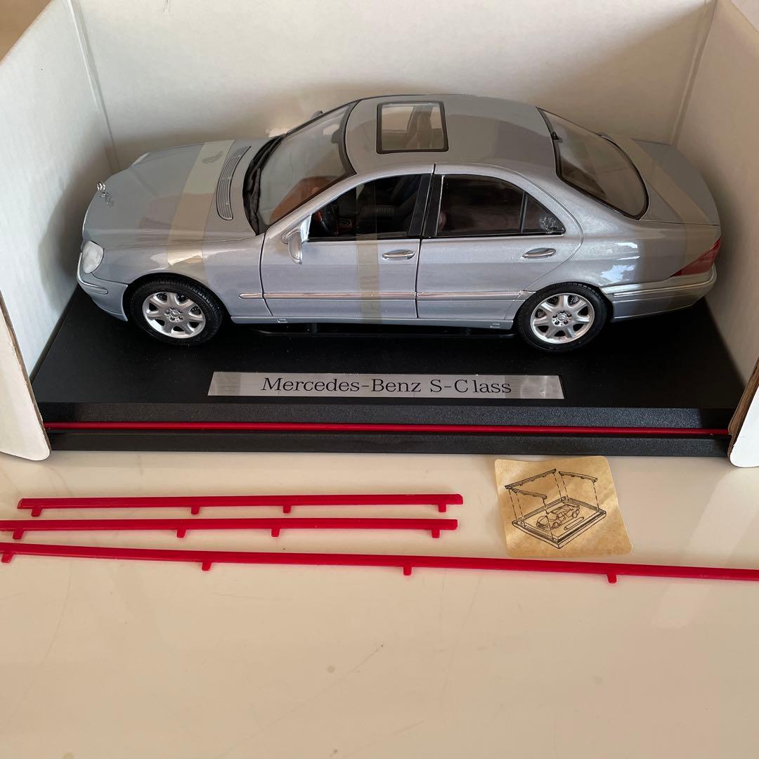 [新古品] メルセデス・ベンツ Sクラス ミニカー 1/18