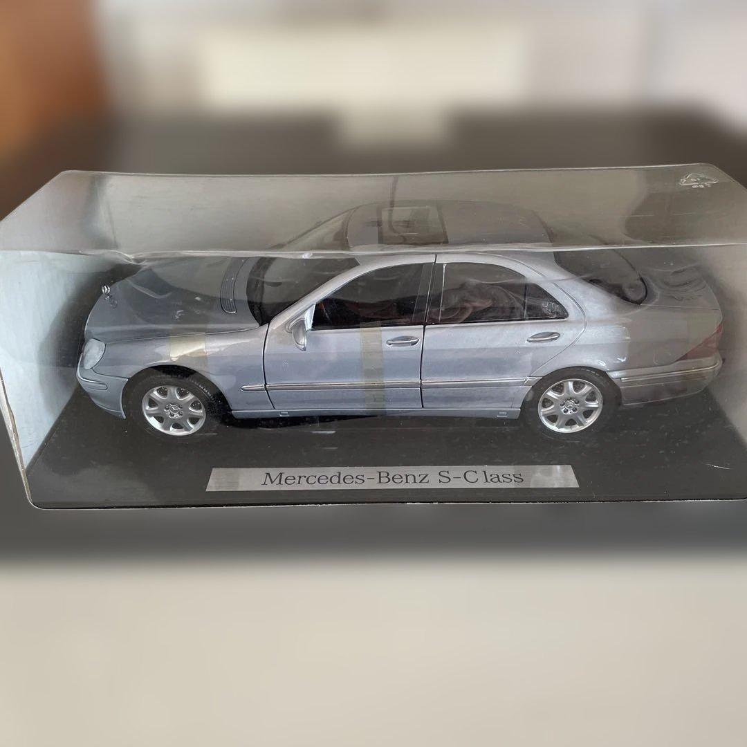 [新古品] メルセデス・ベンツ Sクラス ミニカー 1/18