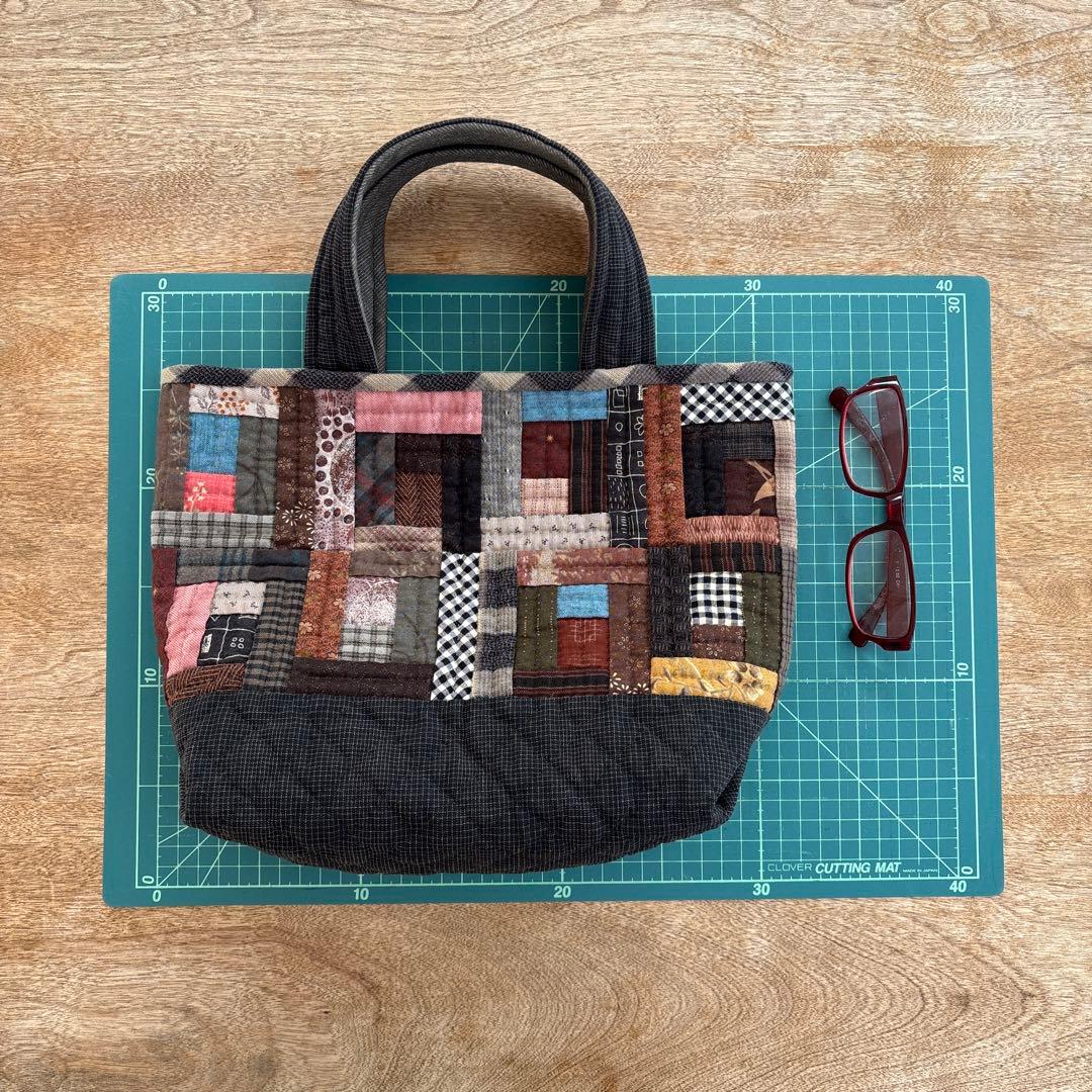 パッチワークキルト　ログキャビンのトートバック　ハンドメイド