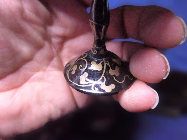 雛道具　美しい蒔絵の御膳腕一式です。小さなものですが良いものです