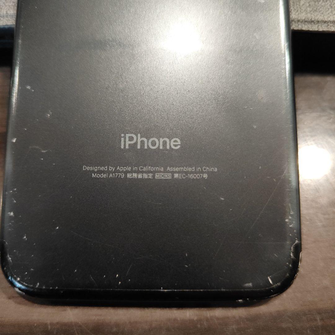 04【使用可能】iPhone 7 128gb A1779 画面割れあり
