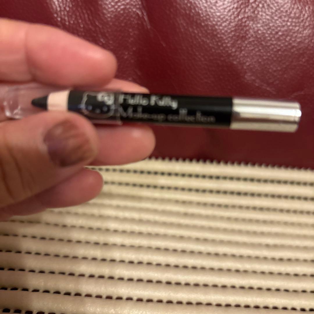 ハローキティ アイライナーペンシル　マスコット付き