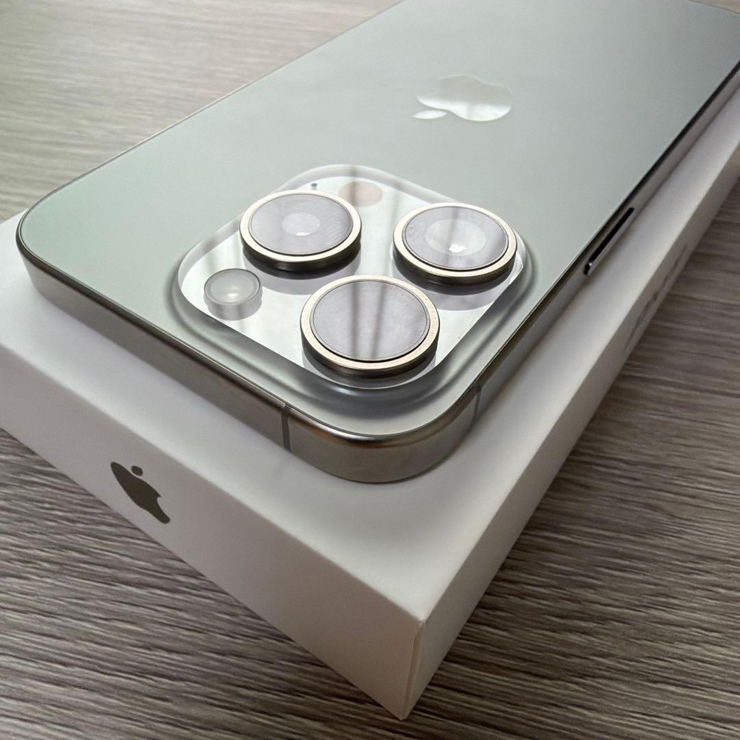 iPhone 15 Pro 128G　ナチュラルチタニウム