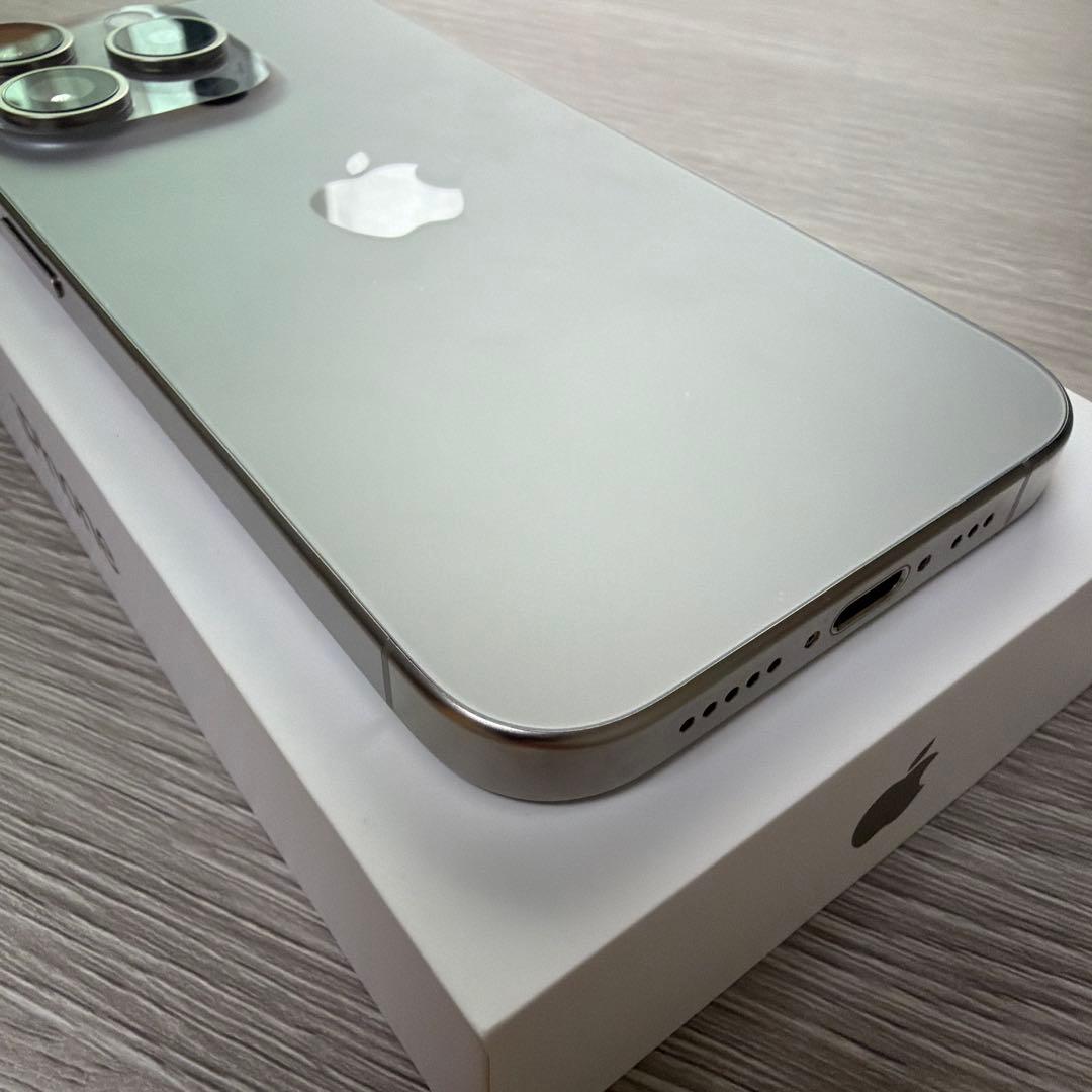 iPhone 15 Pro 128G　ナチュラルチタニウム