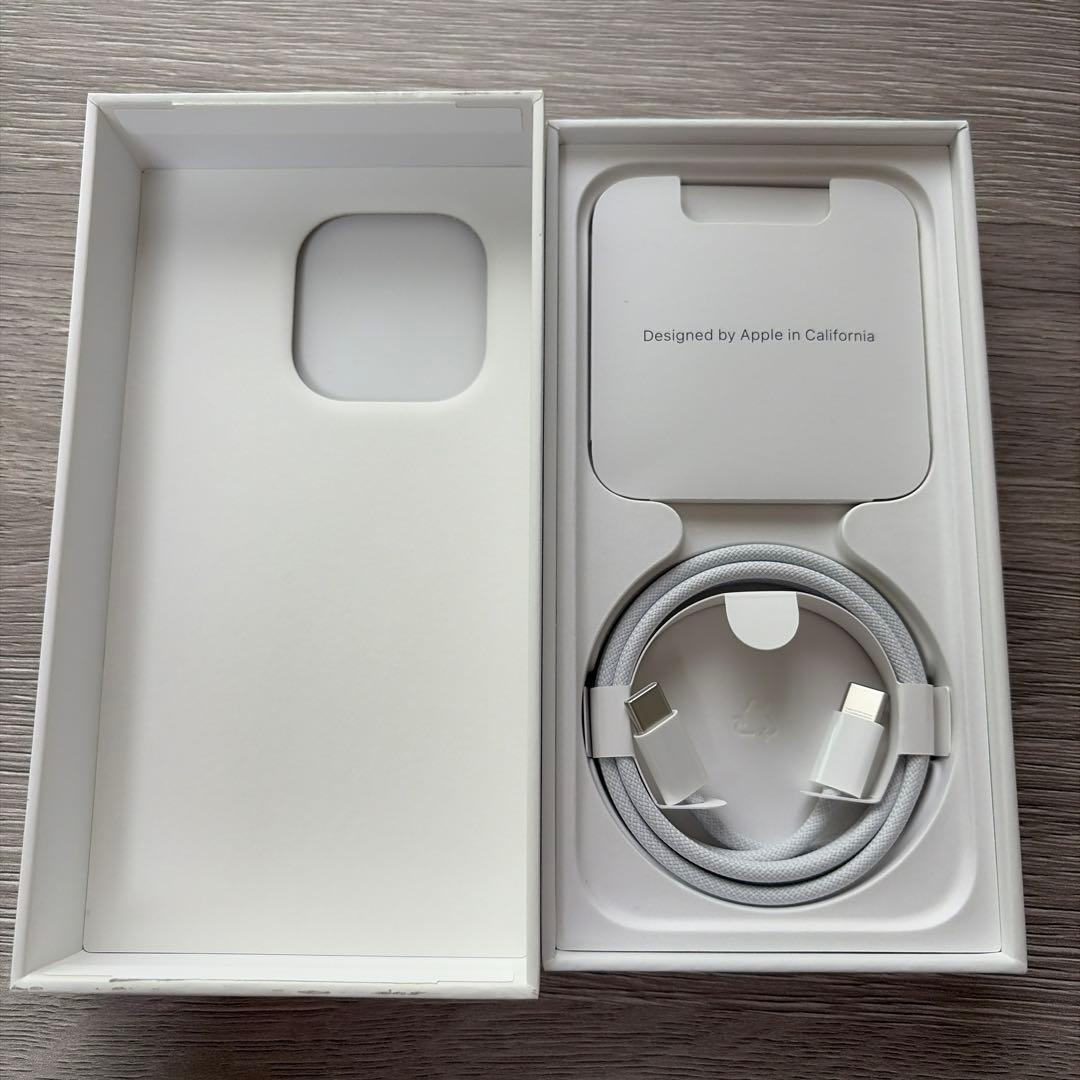 iPhone 15 Pro 128G　ナチュラルチタニウム