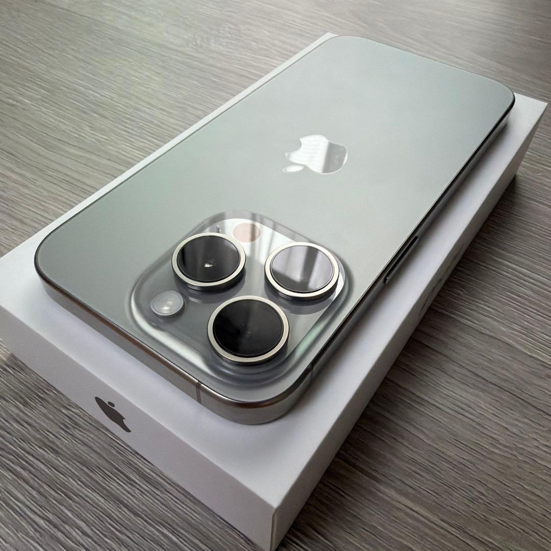 iPhone 15 Pro 128G　ナチュラルチタニウム