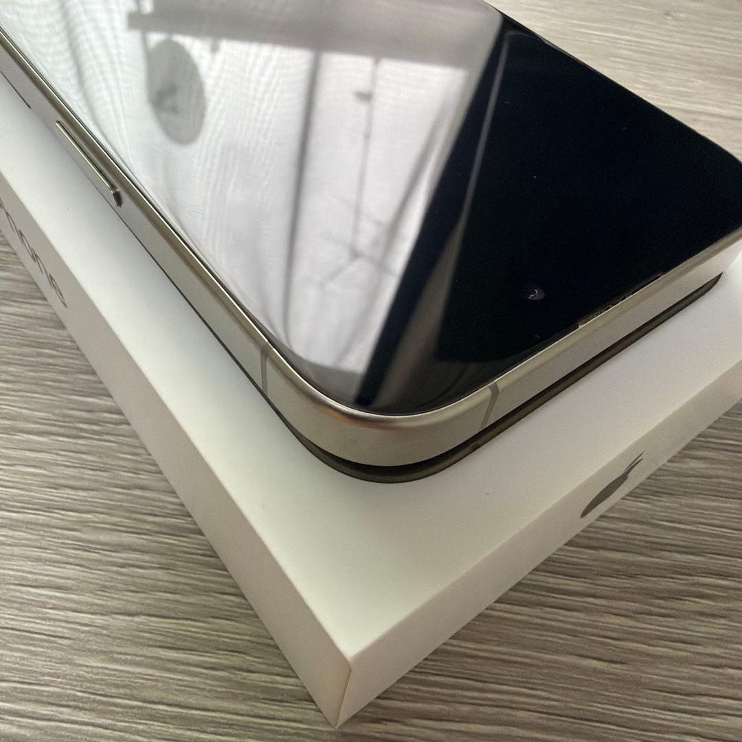 iPhone 15 Pro 128G　ナチュラルチタニウム