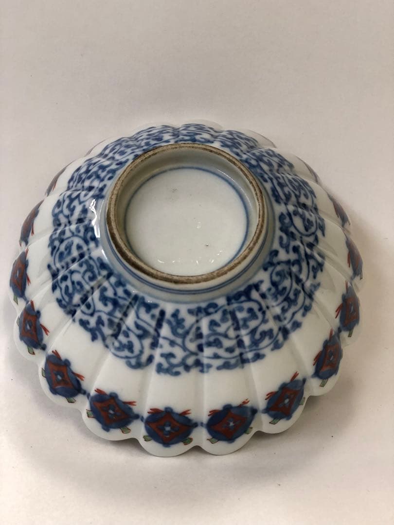 古伊万里　色絵金彩　菊縁鉢　しのぎ菊文様　骨董品　唐草模様　籠花