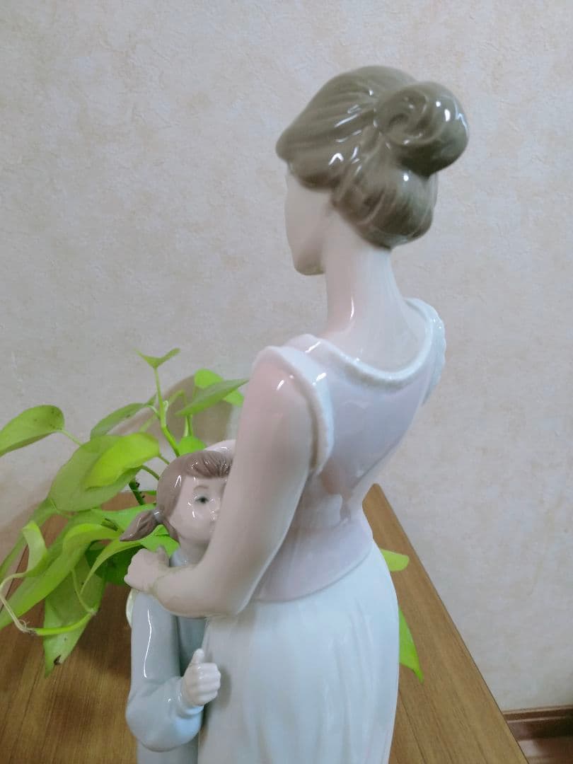 美品 リヤドロ「大好きなママ」
