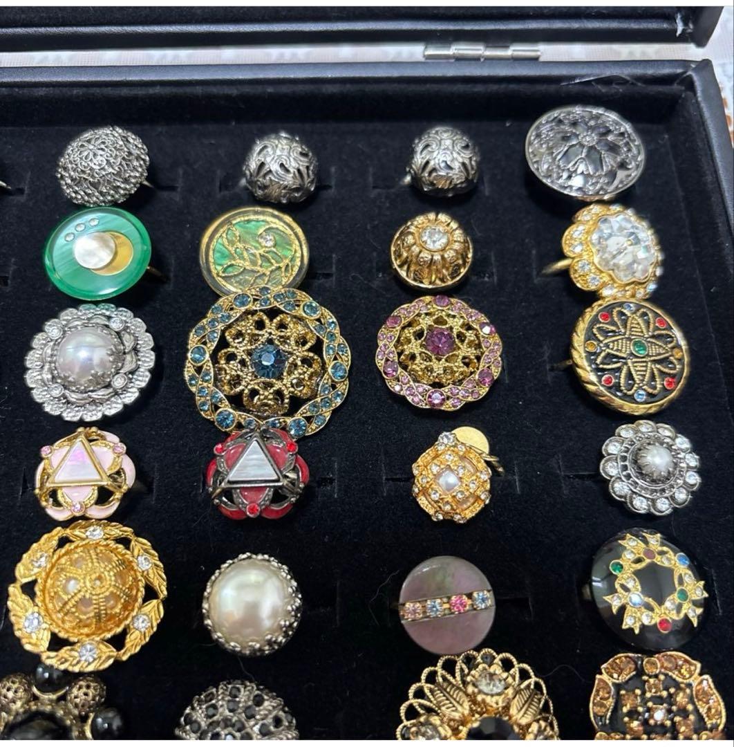 ヴィンテージ　アンティーク　西ドイツ　W.GERMANY 装飾ボタン リング