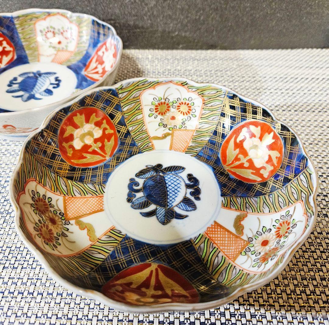 明治時代　古伊万里　染錦　見込みに柘榴　菊花図　15.7cm　輪花深皿　2客ペア