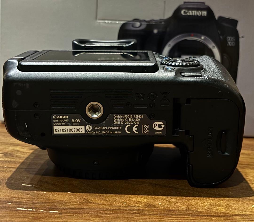 キャノン Canon EOS 70D トリプルレンズセット　一眼レフ　送料込み