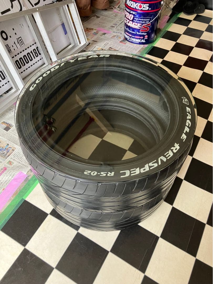 タイヤテーブルガラス付き