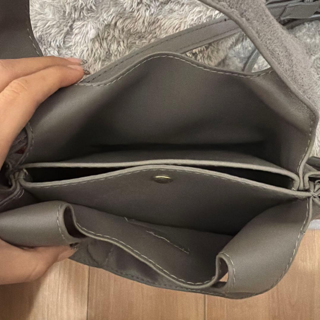 ノベルティー　PRADA グレー スエード ショルダーバッグ