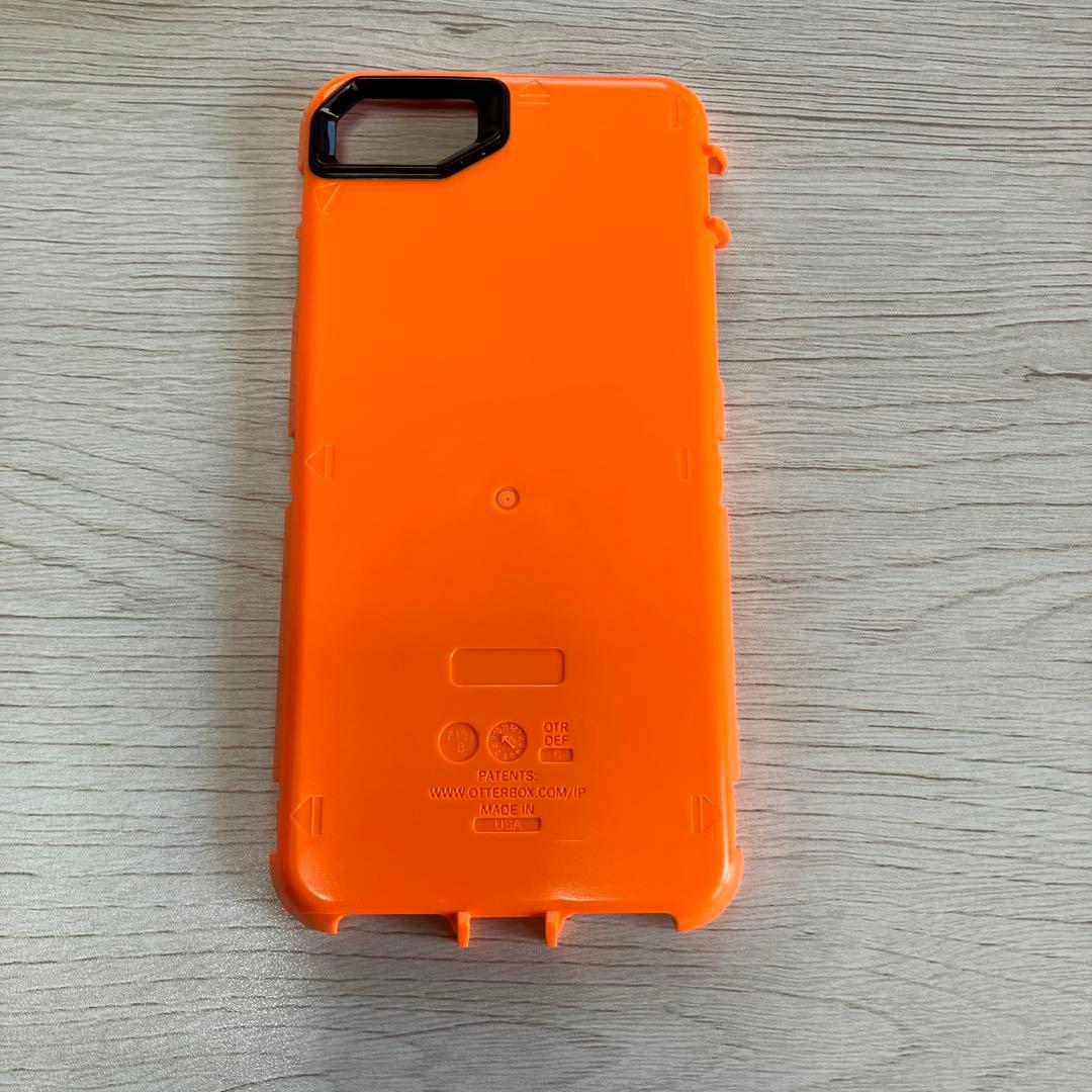 grrenーman・オッターボックスディフェンダー:iPhone SE(