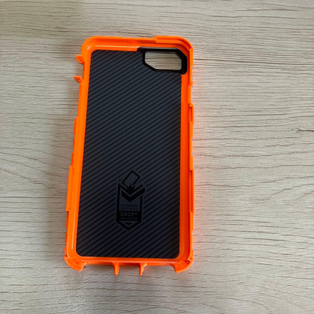 grrenーman・オッターボックスディフェンダー:iPhone SE(