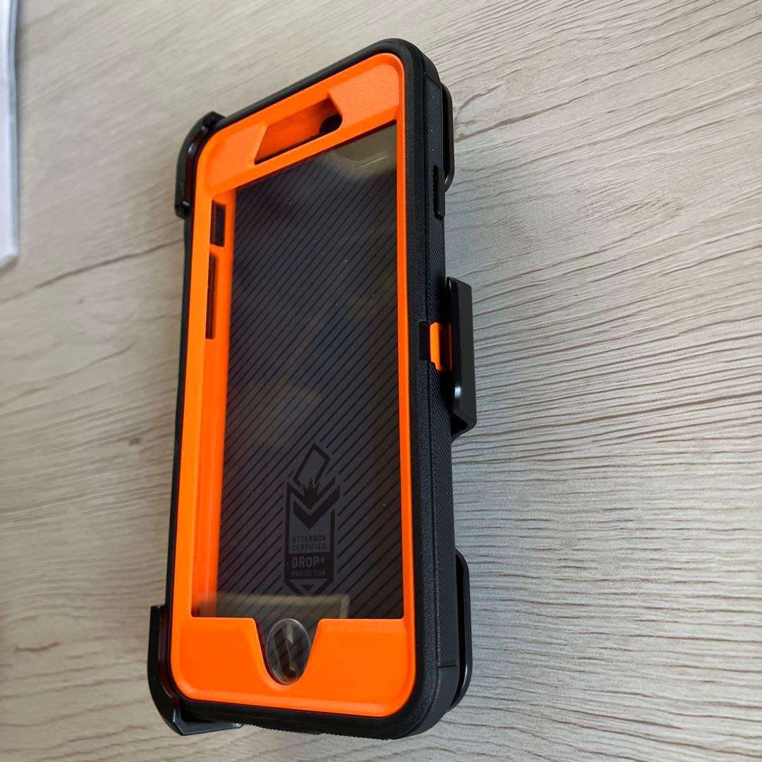 grrenーman・オッターボックスディフェンダー:iPhone SE(