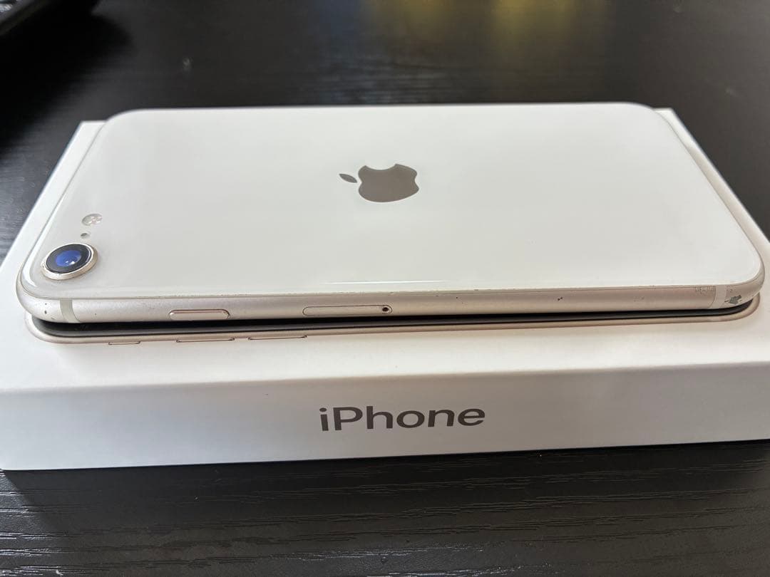 iPhone SE (第3世代) ホワイト本体 ホームボタン故障