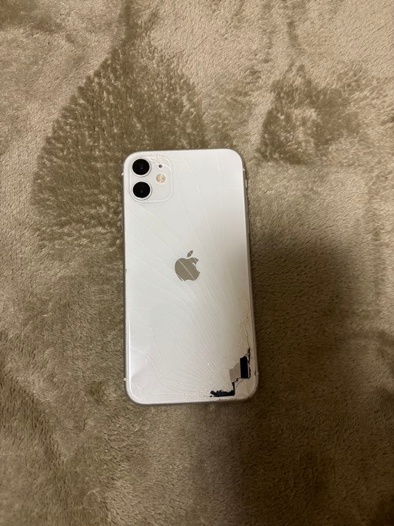 こ*く様 Apple iPhone 11 ホワイト 本体