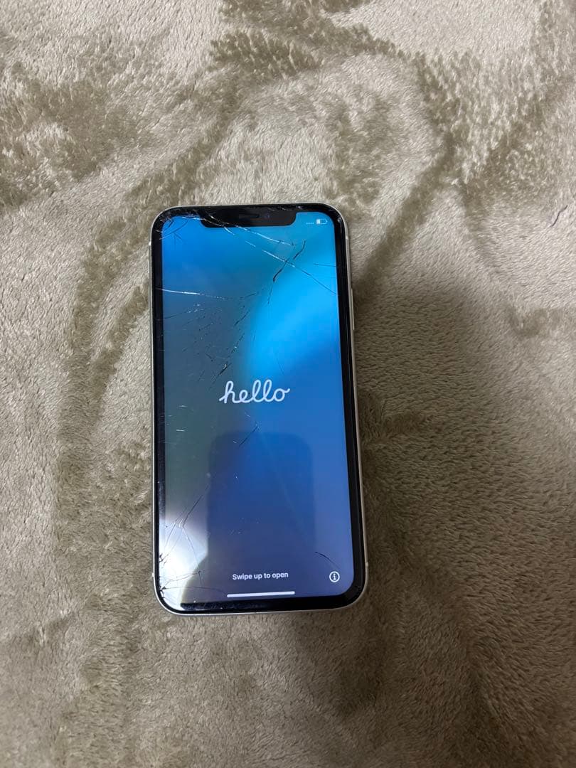 こ*く様 Apple iPhone 11 ホワイト 本体
