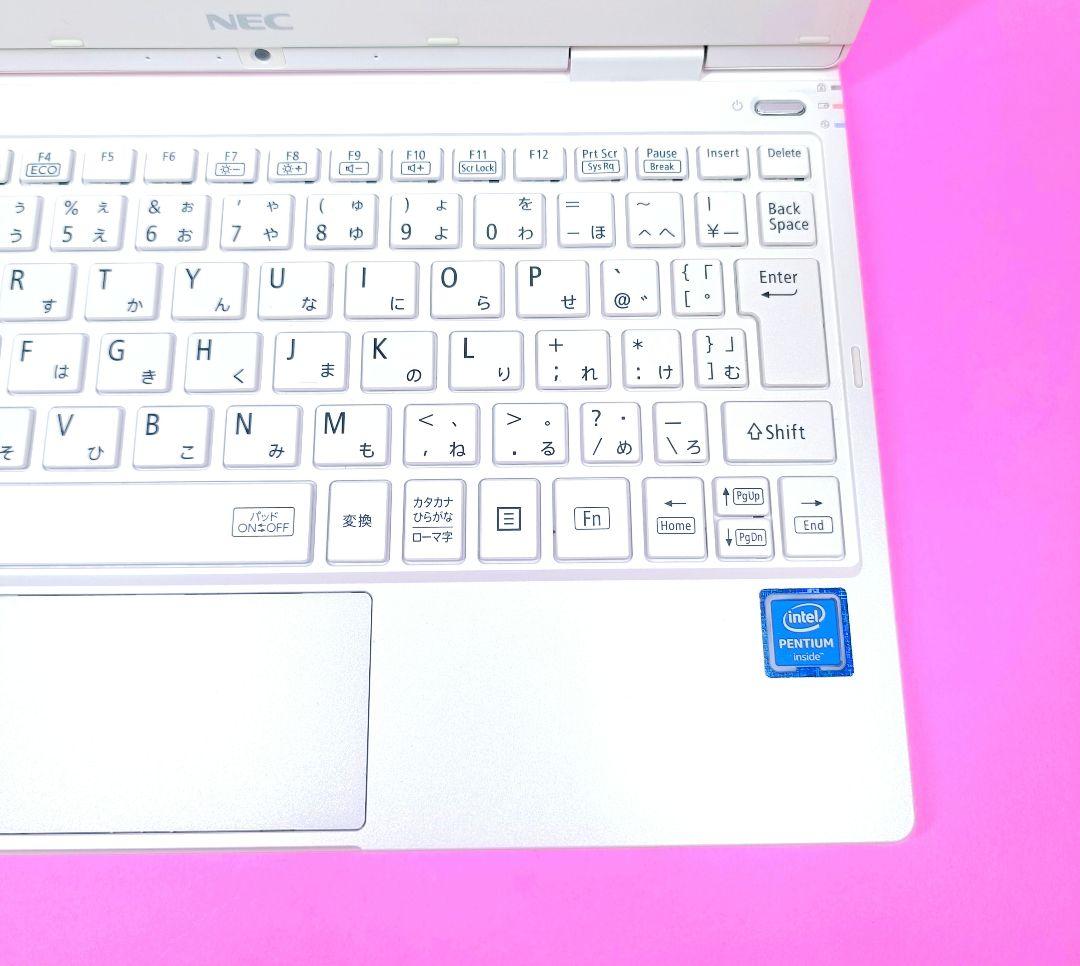 小型軽量✨約900g✨SSD128✨オフィス✨可愛いカメラ付き白ノートパソコン