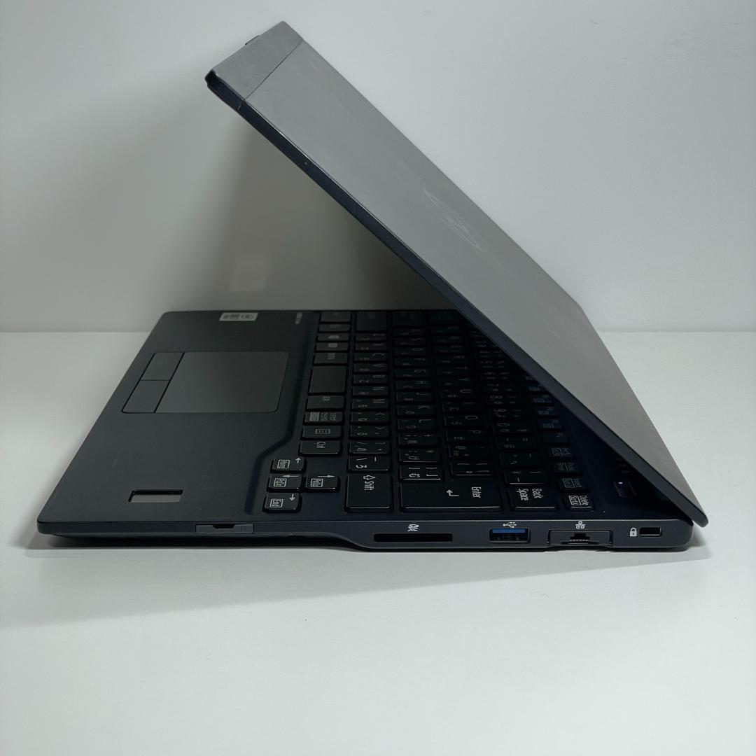 第10世代i7 富士通 U9310 ノートPC メモリ16GB 薄型軽量 SSD