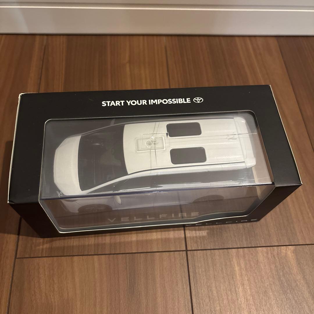 非売品】トヨタ ヴェルファイア プラチナホワイトパール 1/30 ミニカー