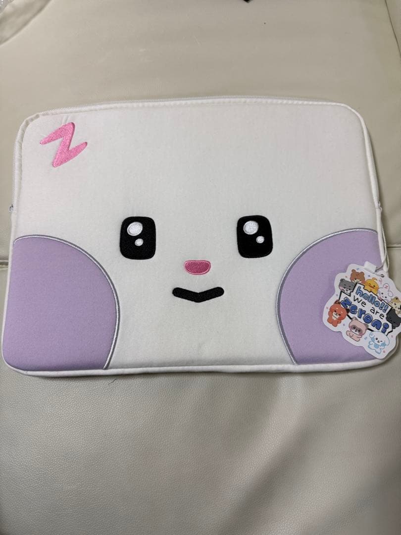 ZB1 zeroni ゼロニ SPAO ノートパソコンケース ユニニ　ユジン