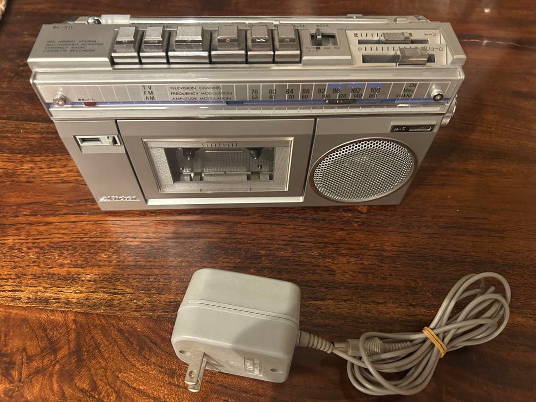 Victor AM/FMラジオ カセットプレーヤー　RC-S11