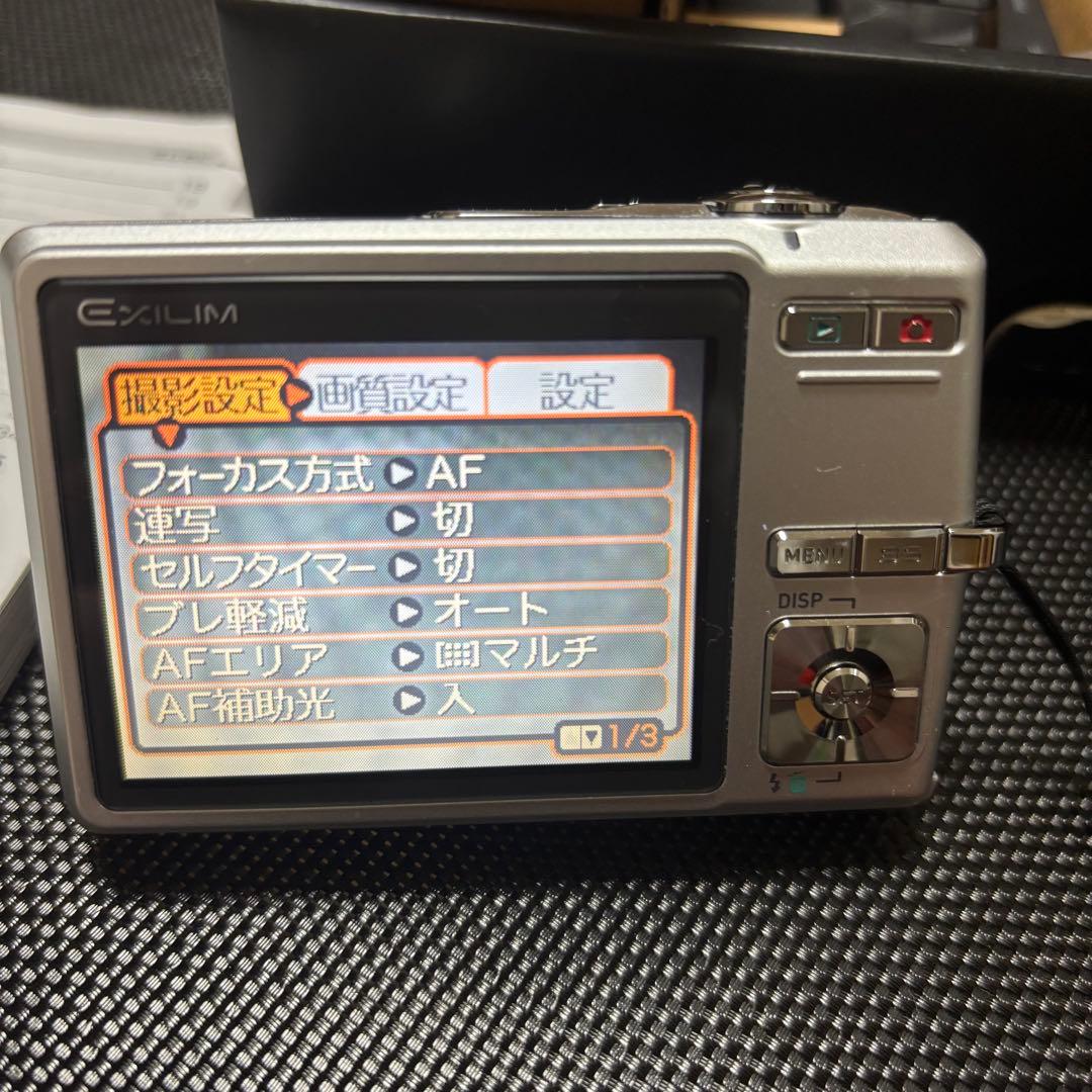美品　CASIO カシオ デジカメ EXILIM EX-Z600 デジタルカメラ