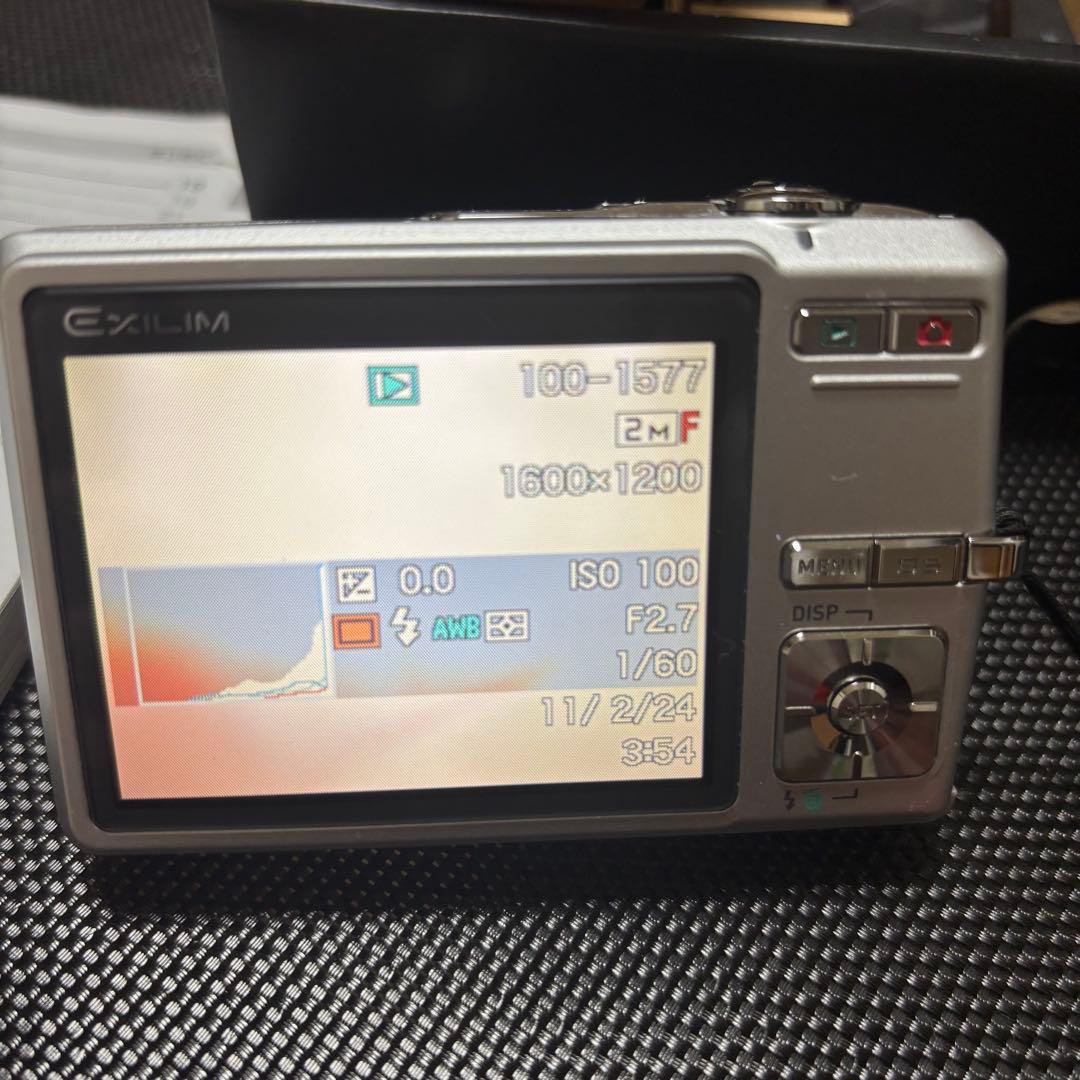 美品　CASIO カシオ デジカメ EXILIM EX-Z600 デジタルカメラ
