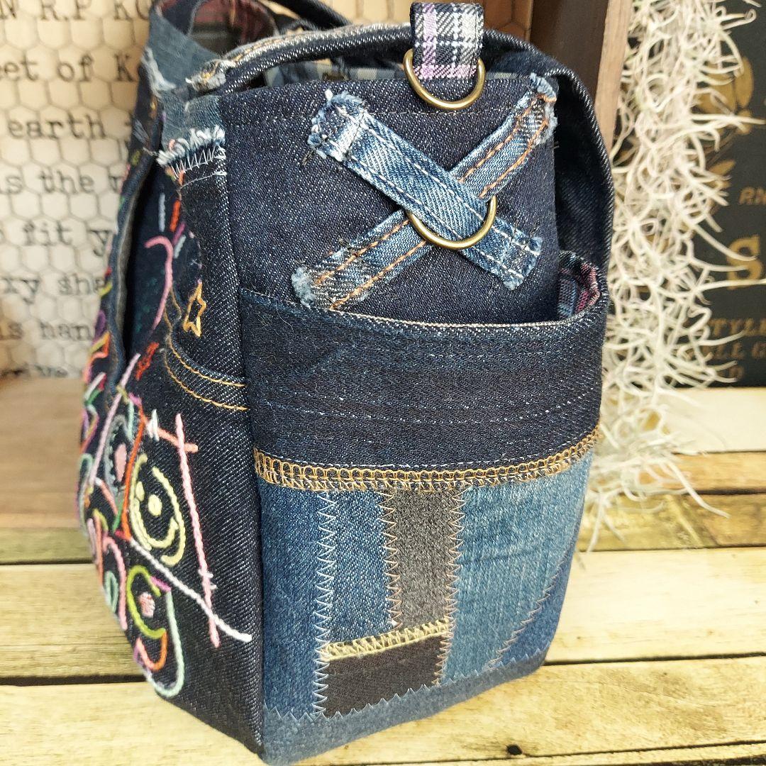 刺繍デニムバック　No.679　デニムリメイク　刺繍バック　スマイリー