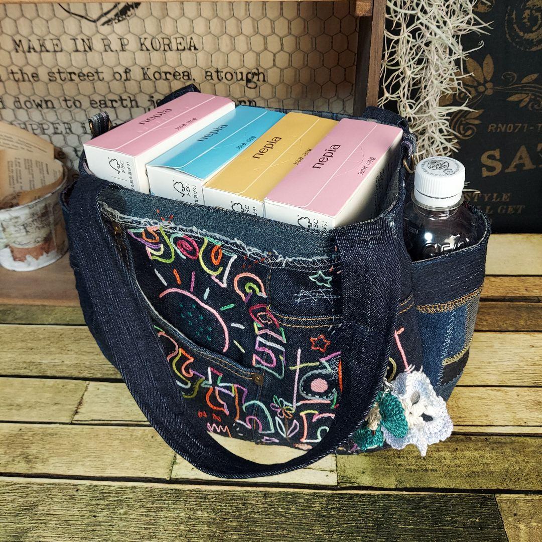 刺繍デニムバック　No.679　デニムリメイク　刺繍バック　スマイリー