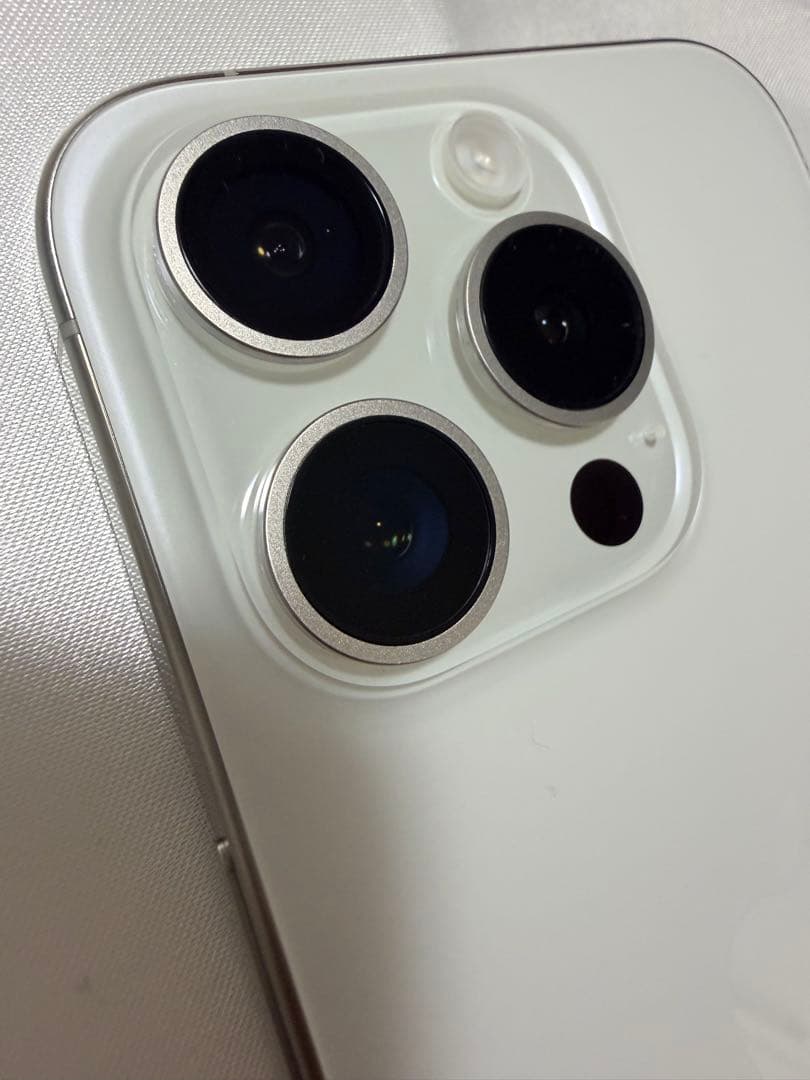 Apple iPhone 15 Pro ホワイトチタニウム 128GB