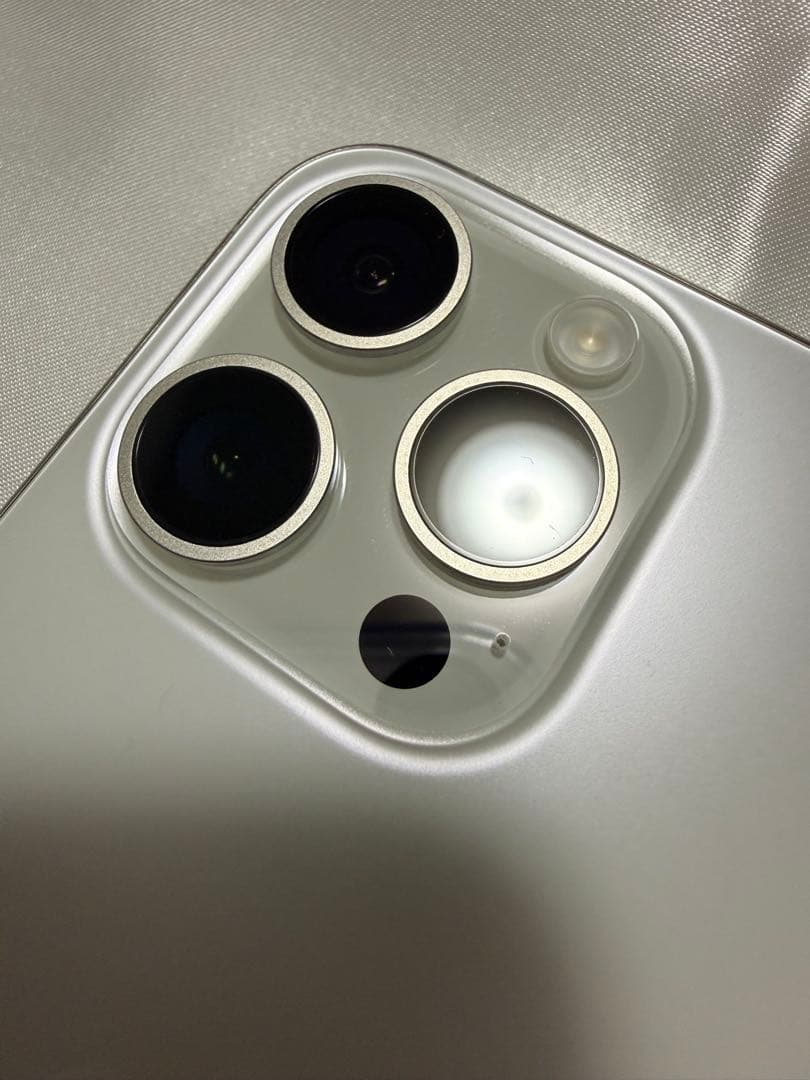 Apple iPhone 15 Pro ホワイトチタニウム 128GB