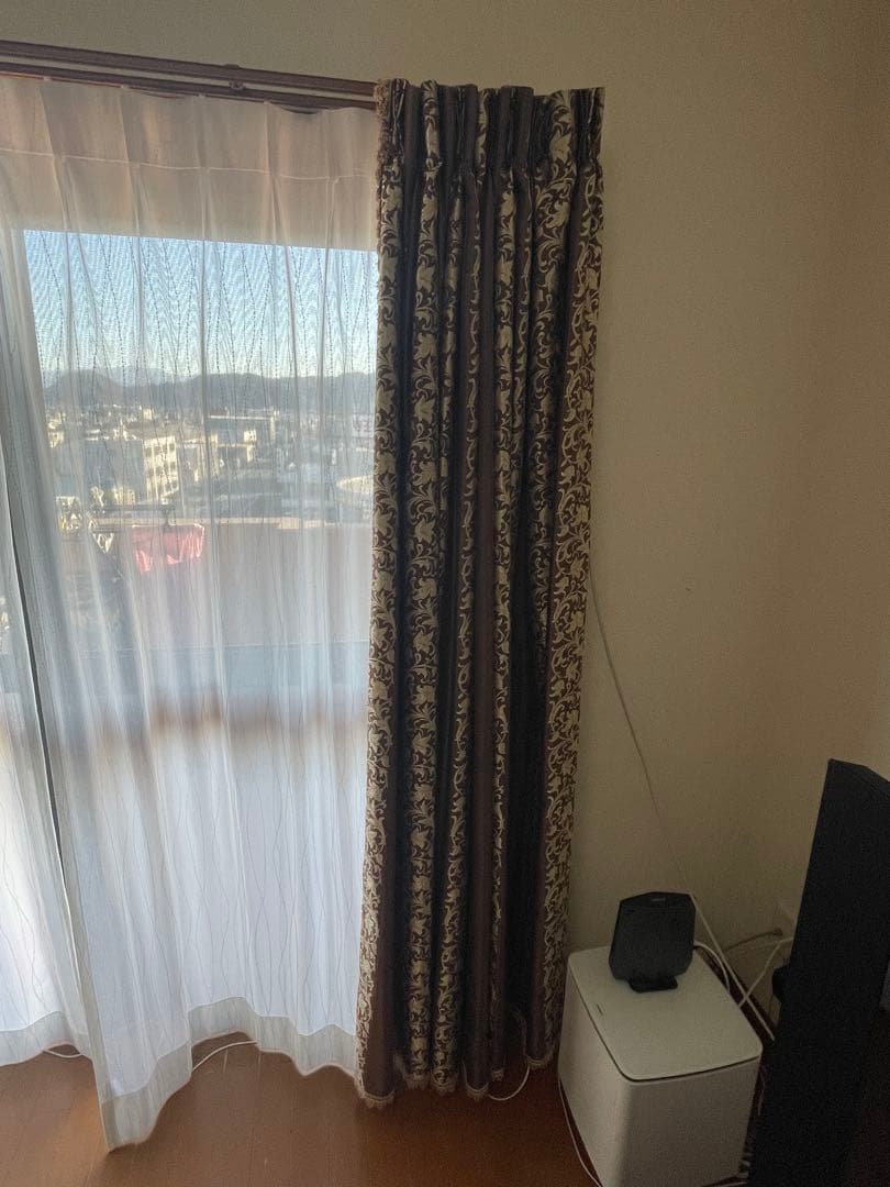 オーダーメイド品 花柄刺繍厚手カーテン ブラウンとアイボリーレース