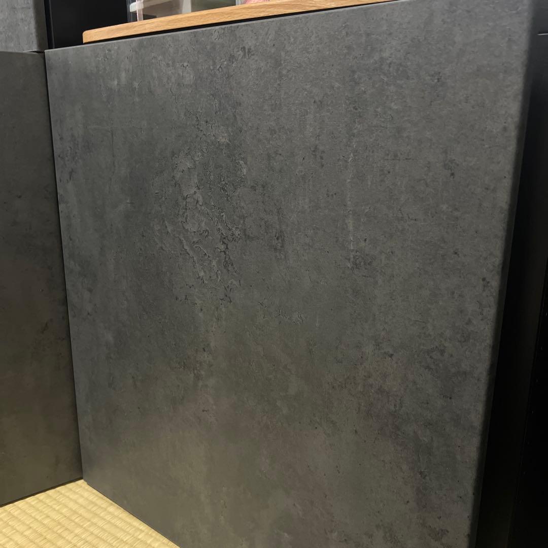 廃盤IKEA ベストー 扉１枚 コンクリートカルヴィーケン ダークグレー棚板２枚