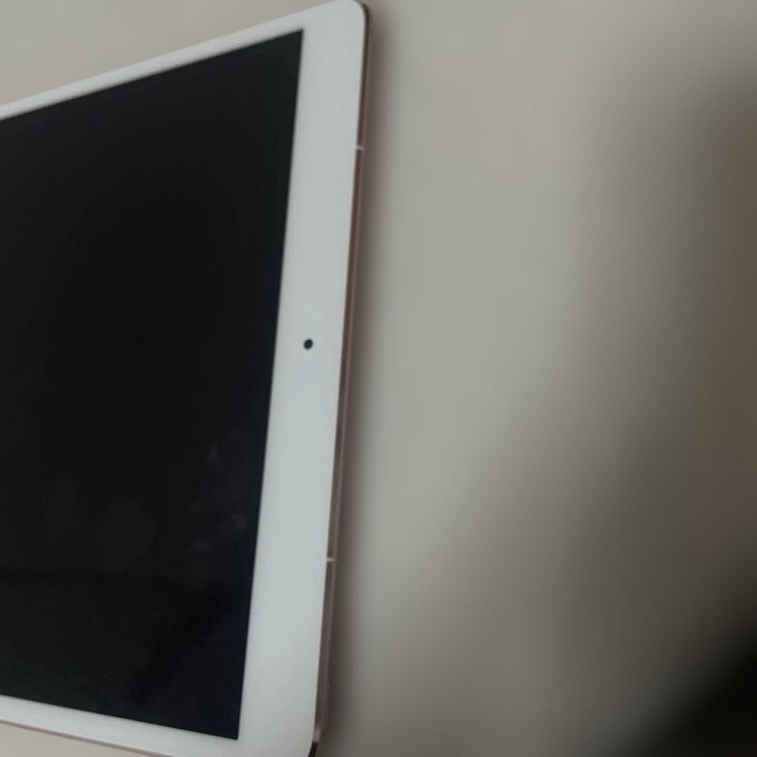 キ*イ様 iPad Pro (10.5インチ) 64GB バッテリー95%