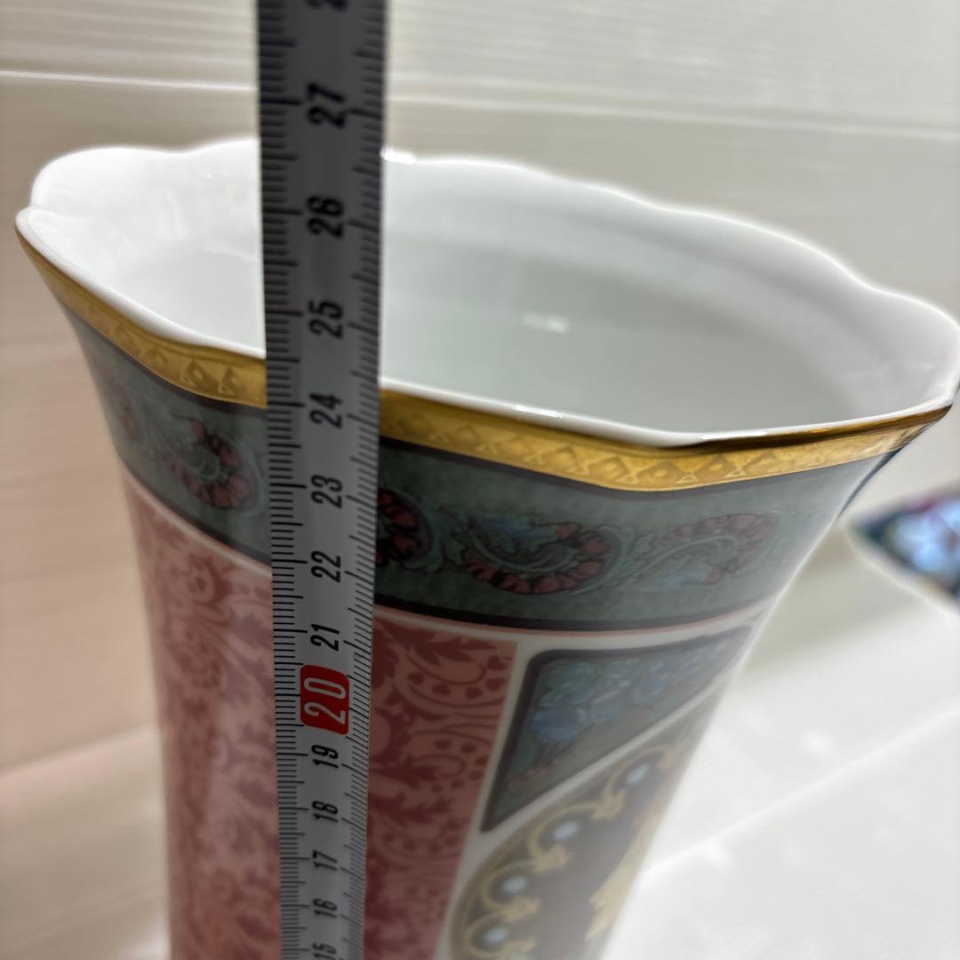 花瓶　アルフォンス.ミュシャ